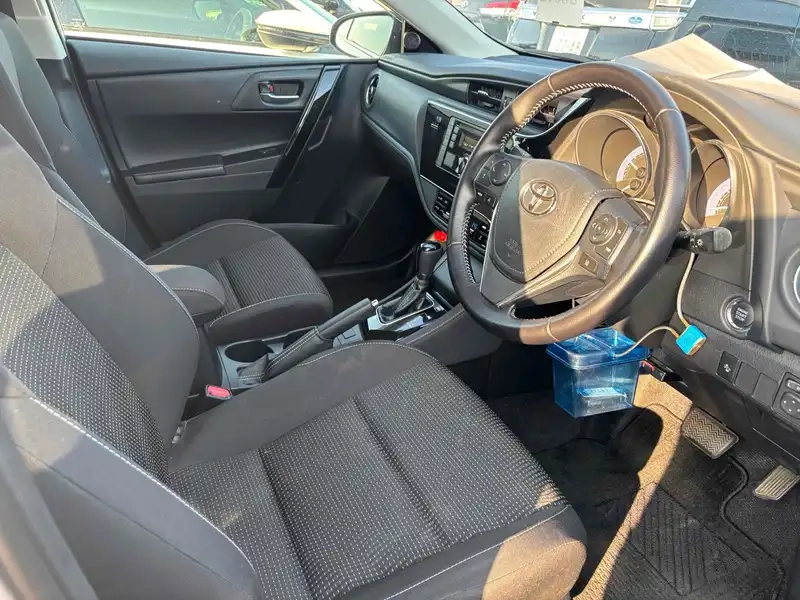 TOYOTA AURIS 180S Thumbnail 3