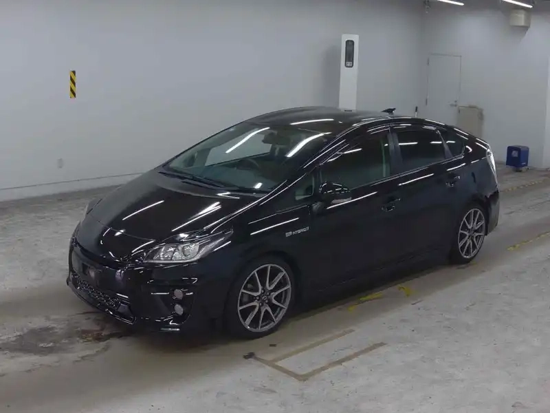 TOYOTA PRIUS 5D S TOURING SELECTION G'S Thumbnail 6