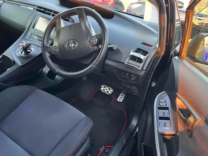 TOYOTA PRIUS 5D S TOURING SELECTION G'S Thumbnail 10
