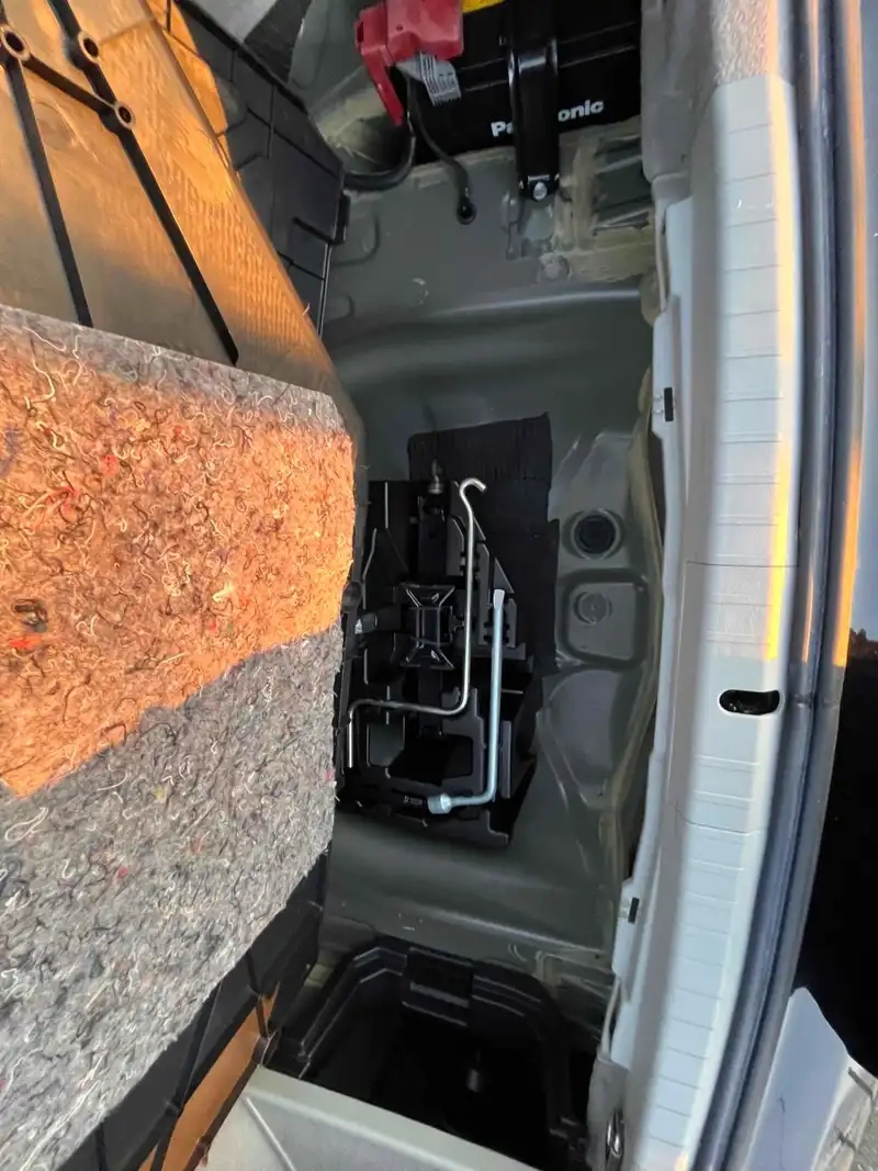 TOYOTA PRIUS 5D S TOURING SELECTION G'S Thumbnail 13