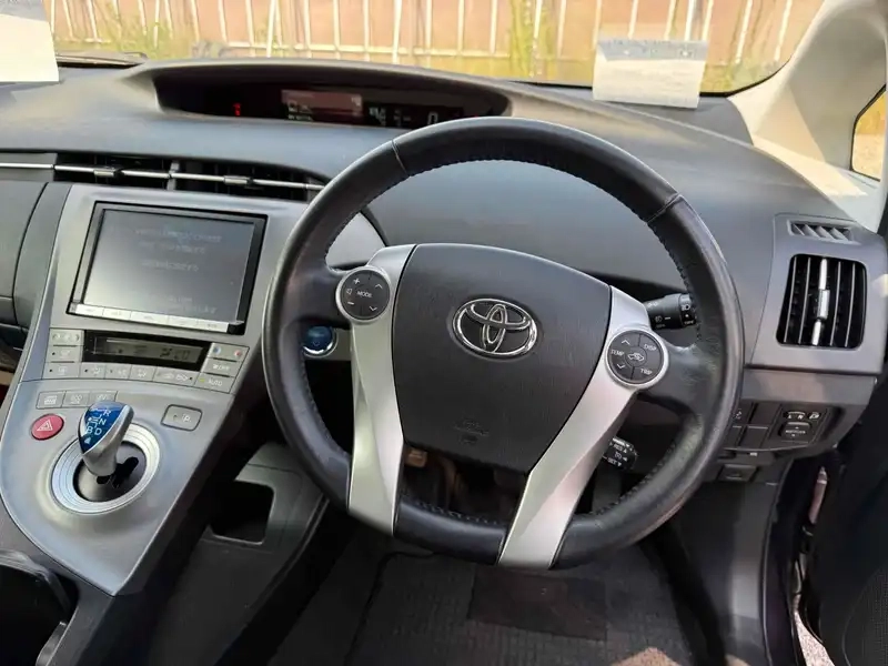 TOYOTA PRIUS G Thumbnail 11