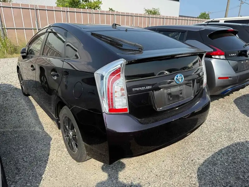 TOYOTA PRIUS G Thumbnail 2