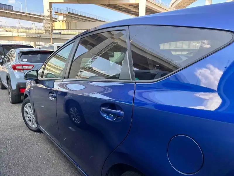 TOYOTA PRIUS G ALPHA Thumbnail 4