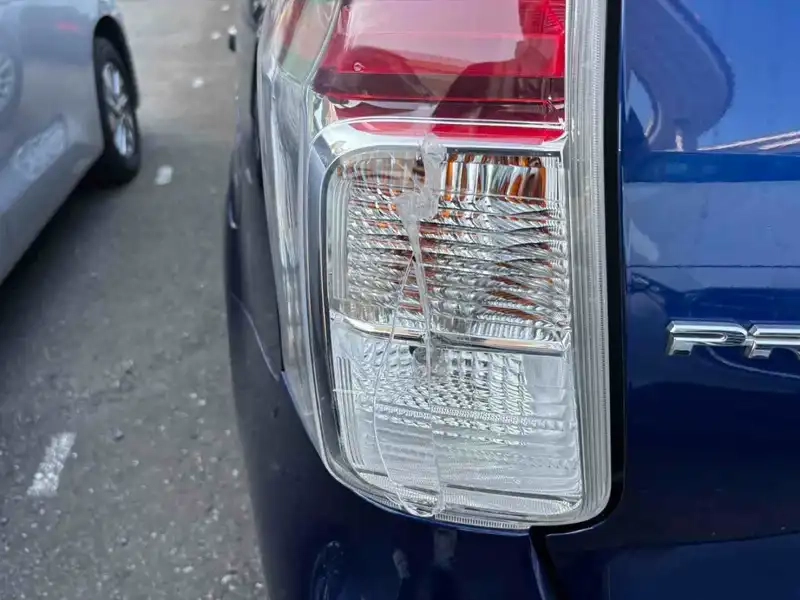 TOYOTA PRIUS G ALPHA Thumbnail 9