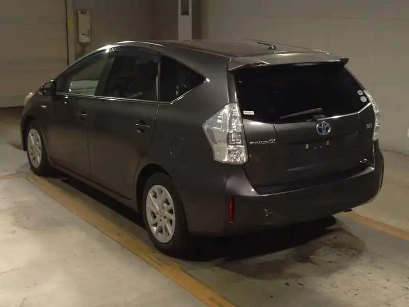 TOYOTA PRIUS ALPHA S Thumbnail 7