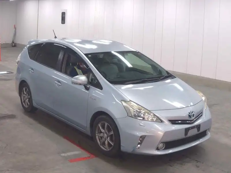 TOYOTA PRIUS ALPHA G CRUISE Thumbnail 1
