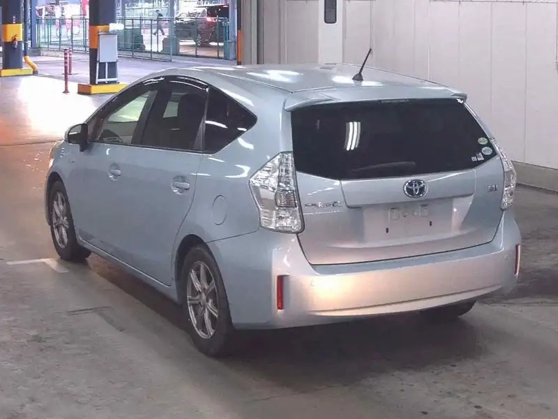 TOYOTA PRIUS ALPHA G CRUISE Thumbnail 2