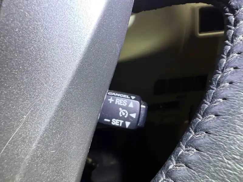TOYOTA PRIUS ALPHA G CRUISE Thumbnail 10