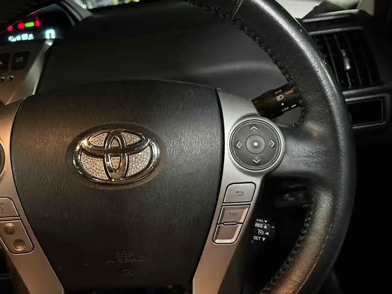 TOYOTA PRIUS ALPHA G Thumbnail 13