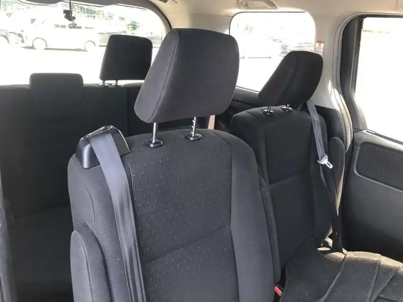 TOYOTA NOAH HYBRID G Thumbnail 7