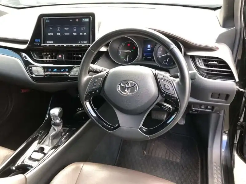 TOYOTA C-HR G Thumbnail 8