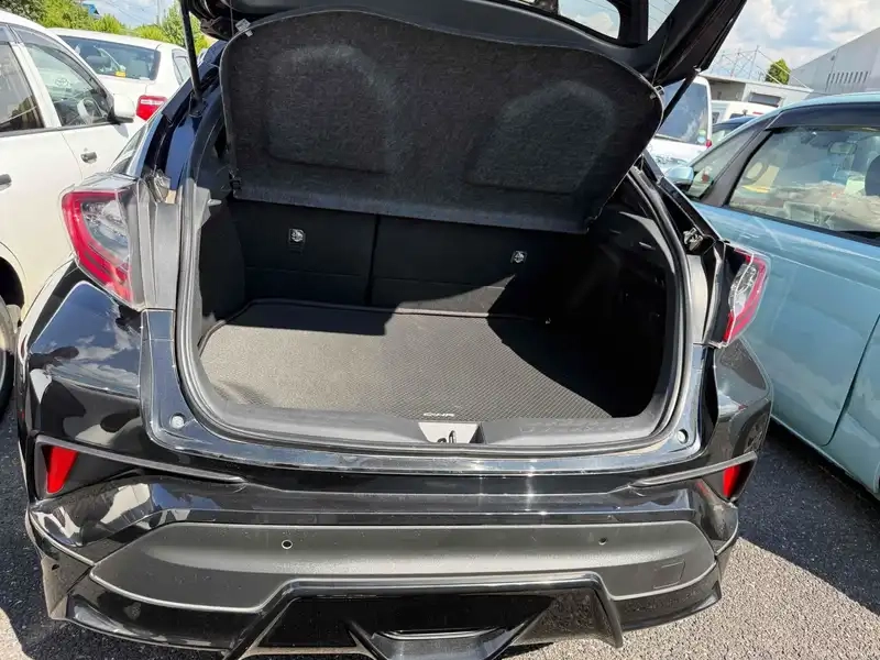 TOYOTA C-HR G Thumbnail 18