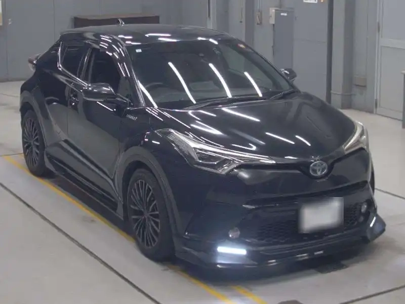 TOYOTA C-HR G Thumbnail 6