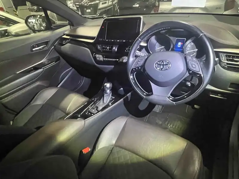 TOYOTA C-HR G Thumbnail 14