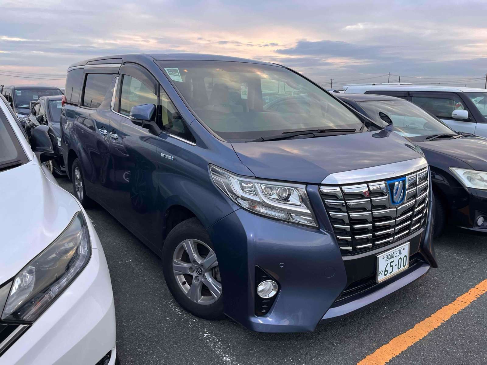 2015 Toyota Alphard Hybrid