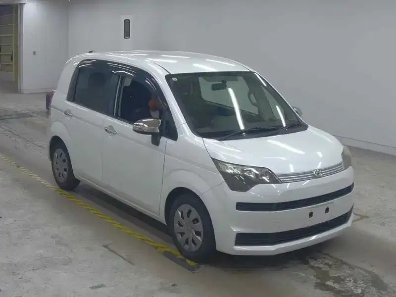 2014 Toyota Spade Petrol