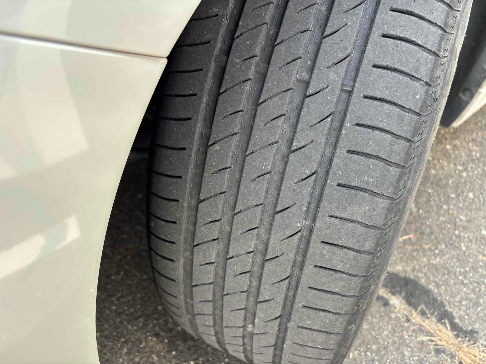 SUBARU LEGACY B4 B4 4WD Image 14
