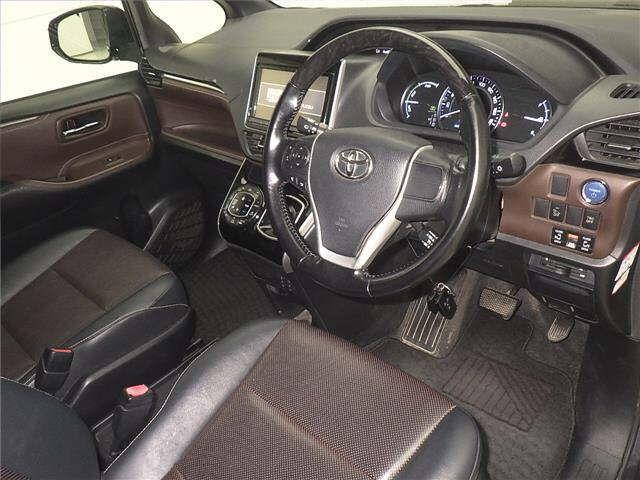 TOYOTA ESQUIRE HYBRID GI Image 5