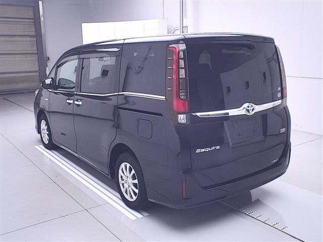 TOYOTA ESQUIRE HYBRID GI Image 4