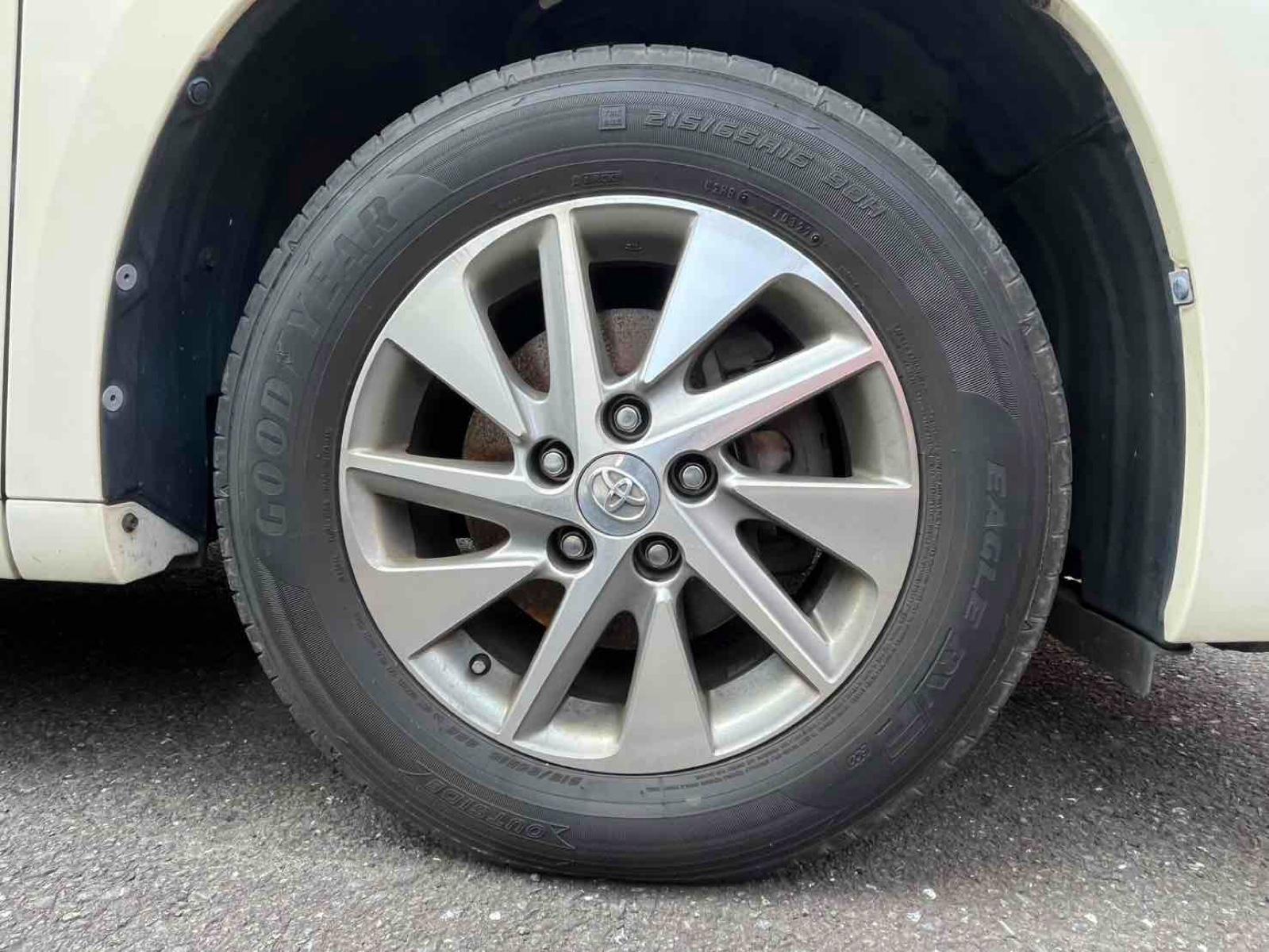 TOYOTA ALPHARD HYBRID X 4WD Image 15