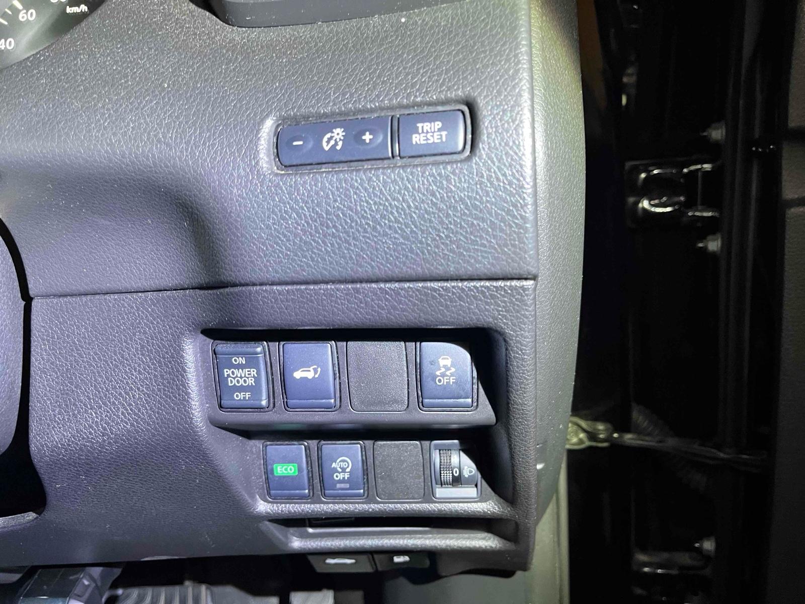 NISSAN X-TRAIL 20XI Image 12