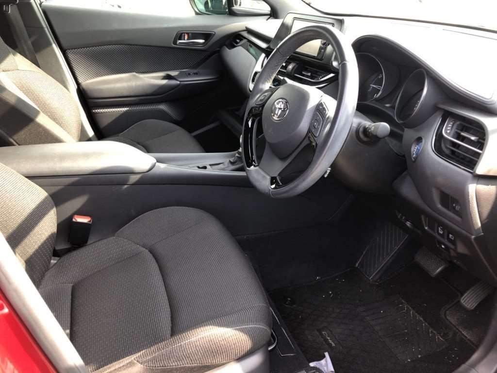 TOYOTA C-HR S Image 5
