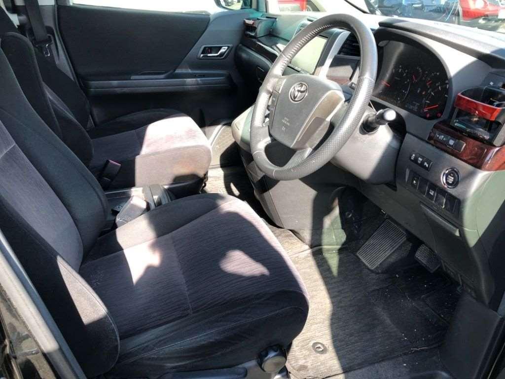 TOYOTA VELLFIRE 2.4Z Image 6
