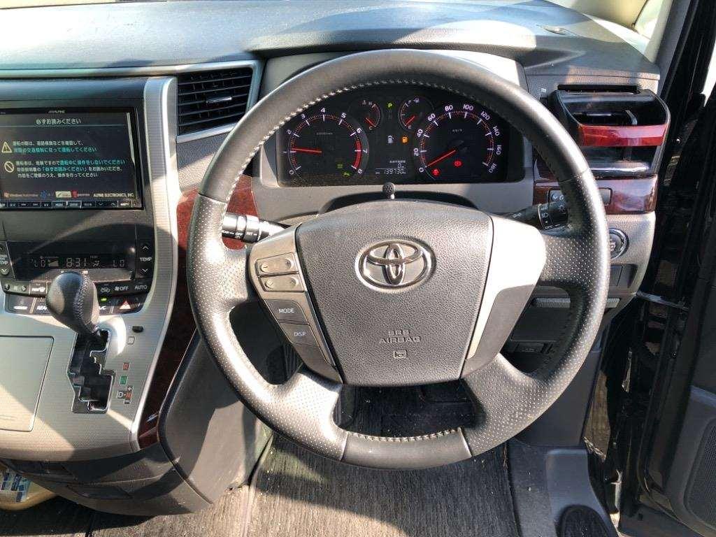 TOYOTA VELLFIRE 2.4Z Image 11