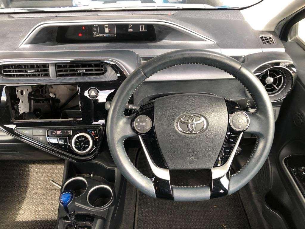 TOYOTA AQUA GSOFT LEATHER SELECTON Image 8