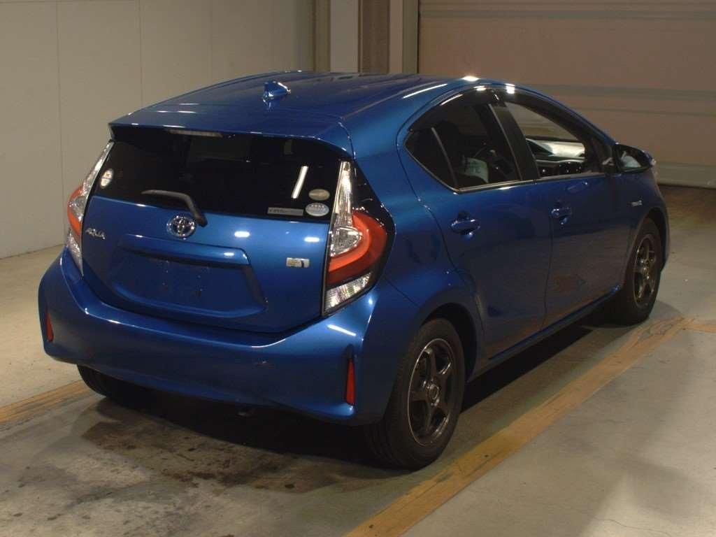 TOYOTA AQUA GSOFT LEATHER SELECTON Image 4