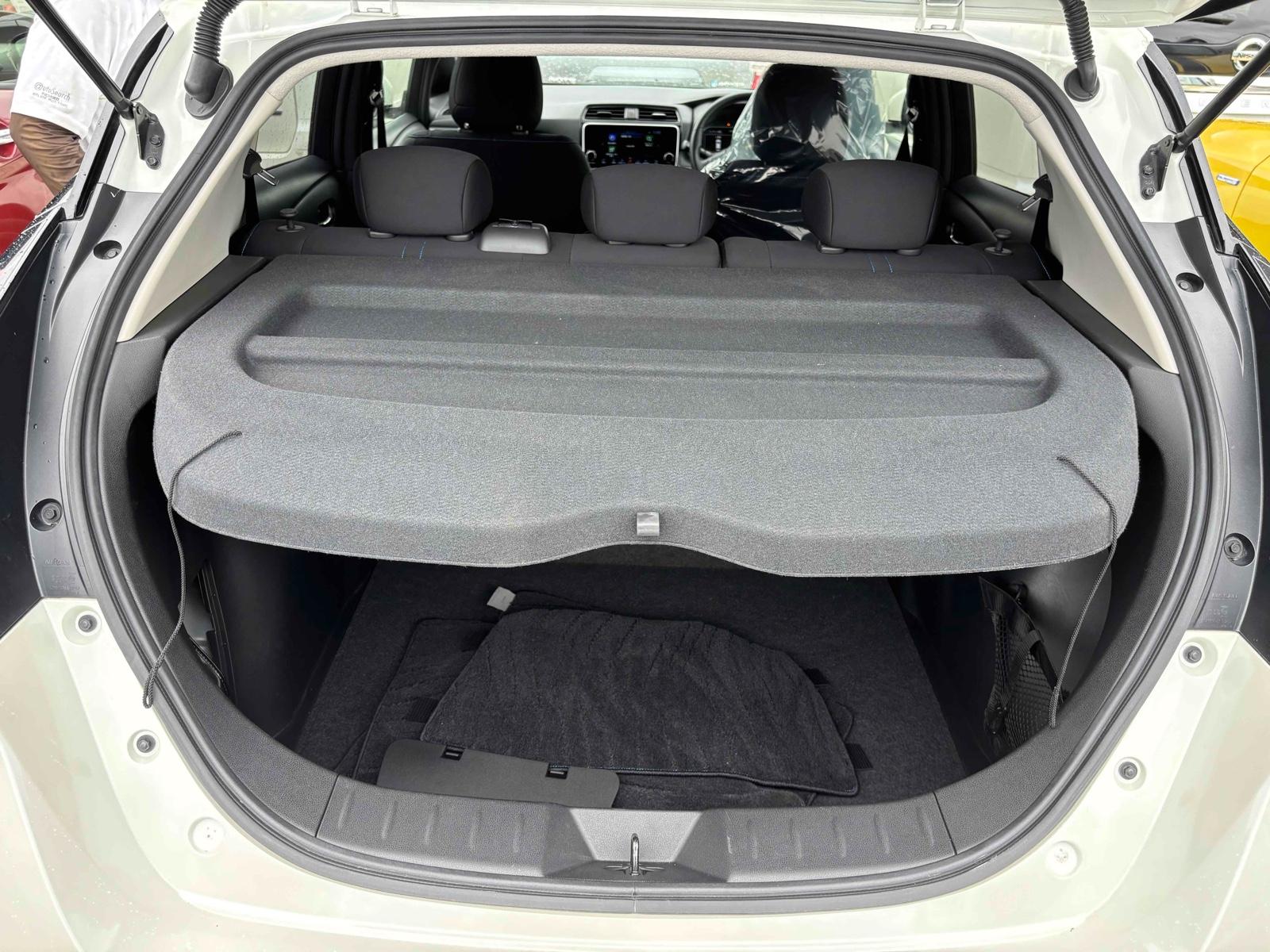NISSAN LEAF X V SMART Image 35