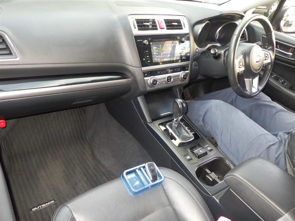 SUBARU OUTBACK 4WD LIMITED Image 4