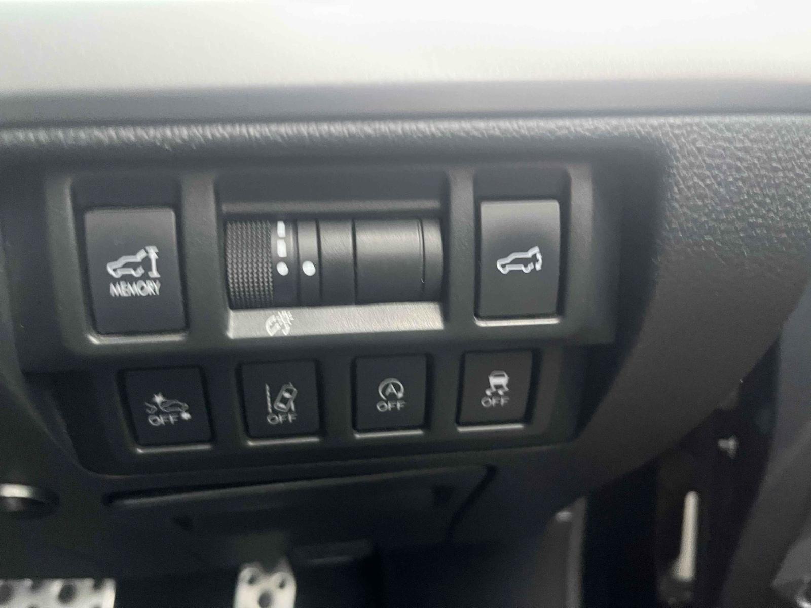 SUBARU OUTBACK 4WD LIMITED Image 11