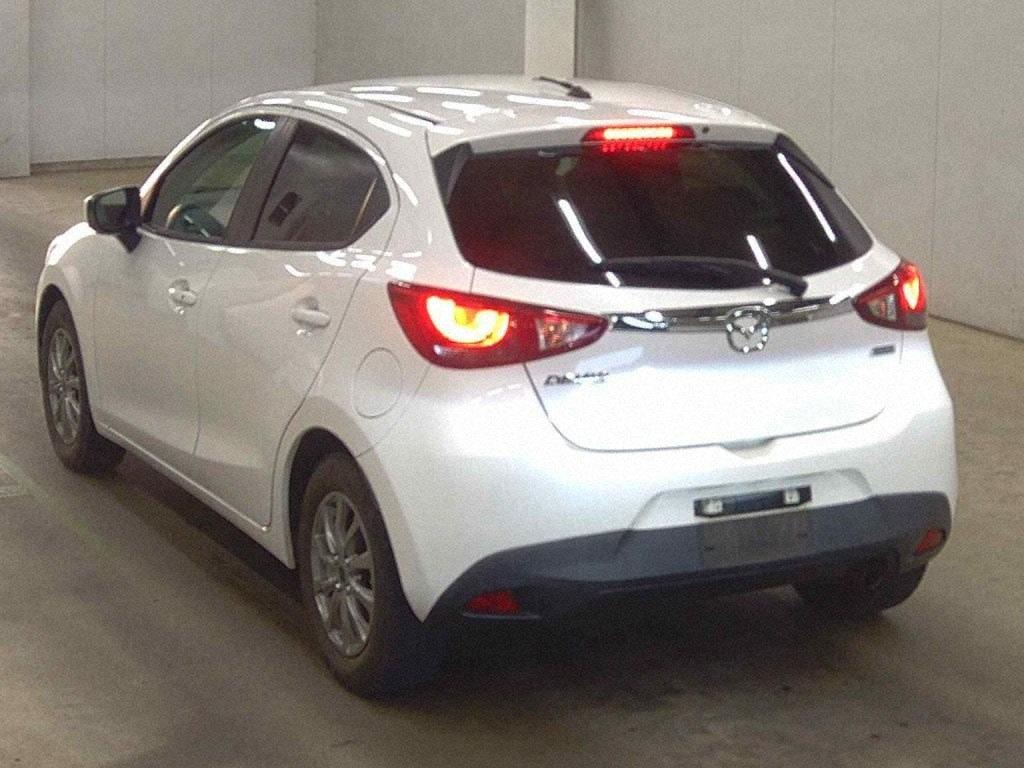 MAZDA DEMIO 13S Image 2