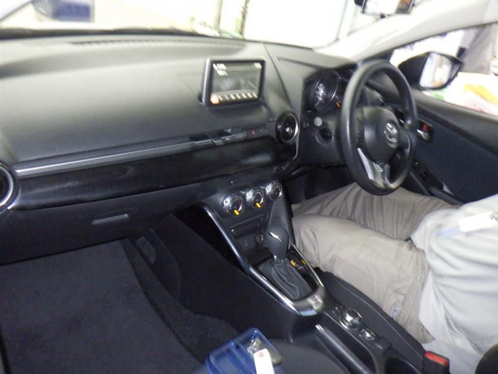 MAZDA DEMIO 13S Image 3