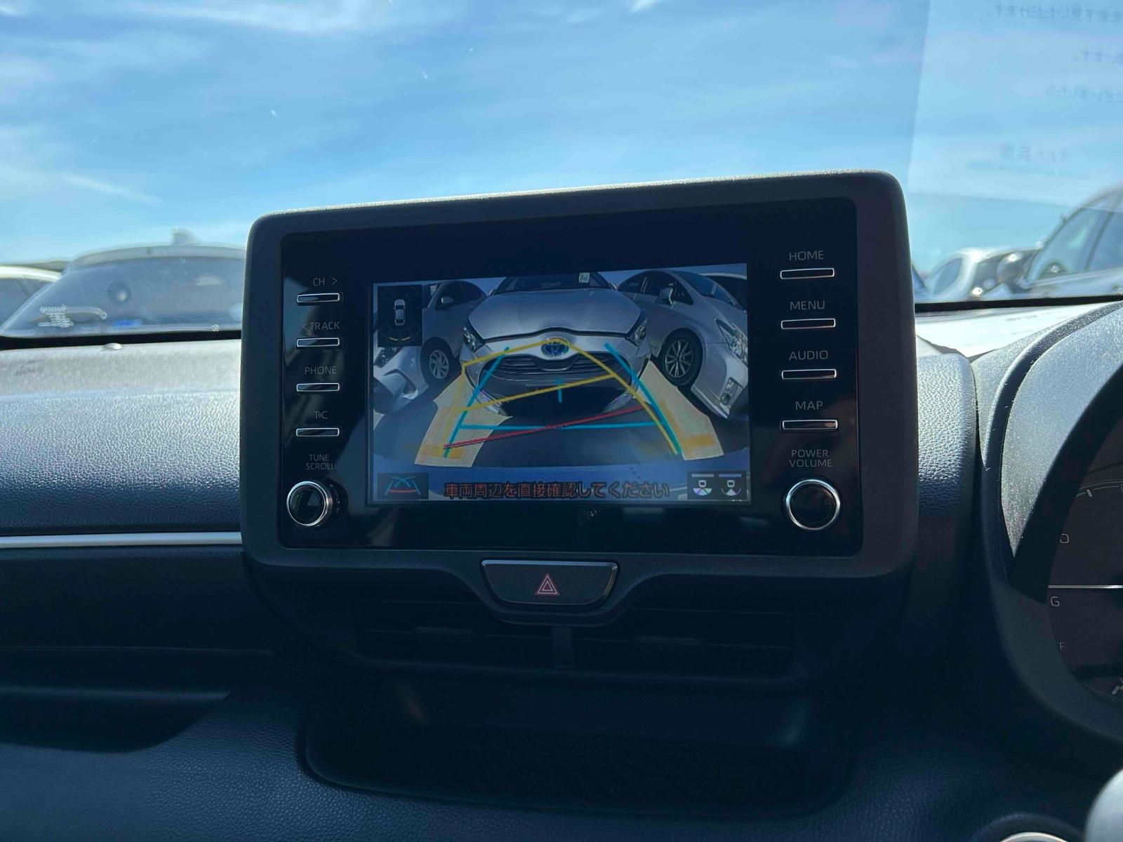TOYOTA YARIS HYBRID X Image 14