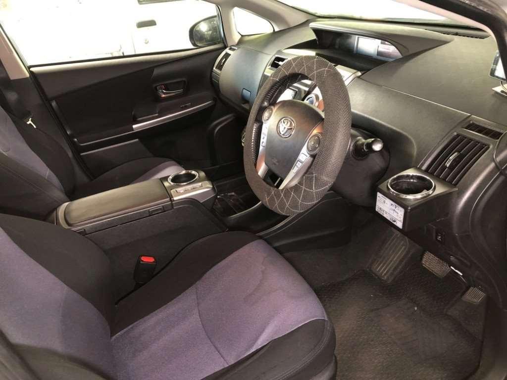 TOYOTA PRIUS ALPHA S TOURINGSELECTION Image 5