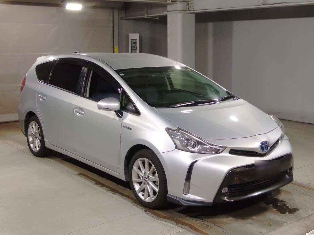 TOYOTA PRIUS ALPHA S TOURINGSELECTION Image 8