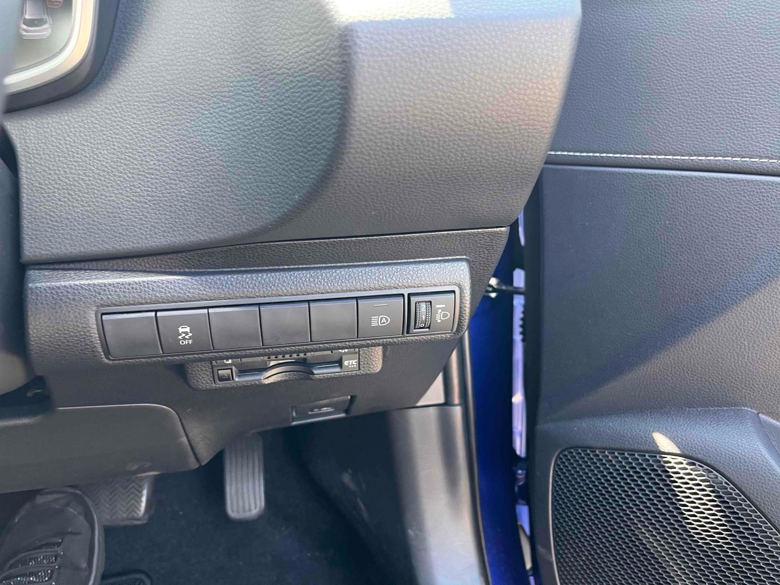 TOYOTA COROLLA TUOURING HYBRID S Image 12
