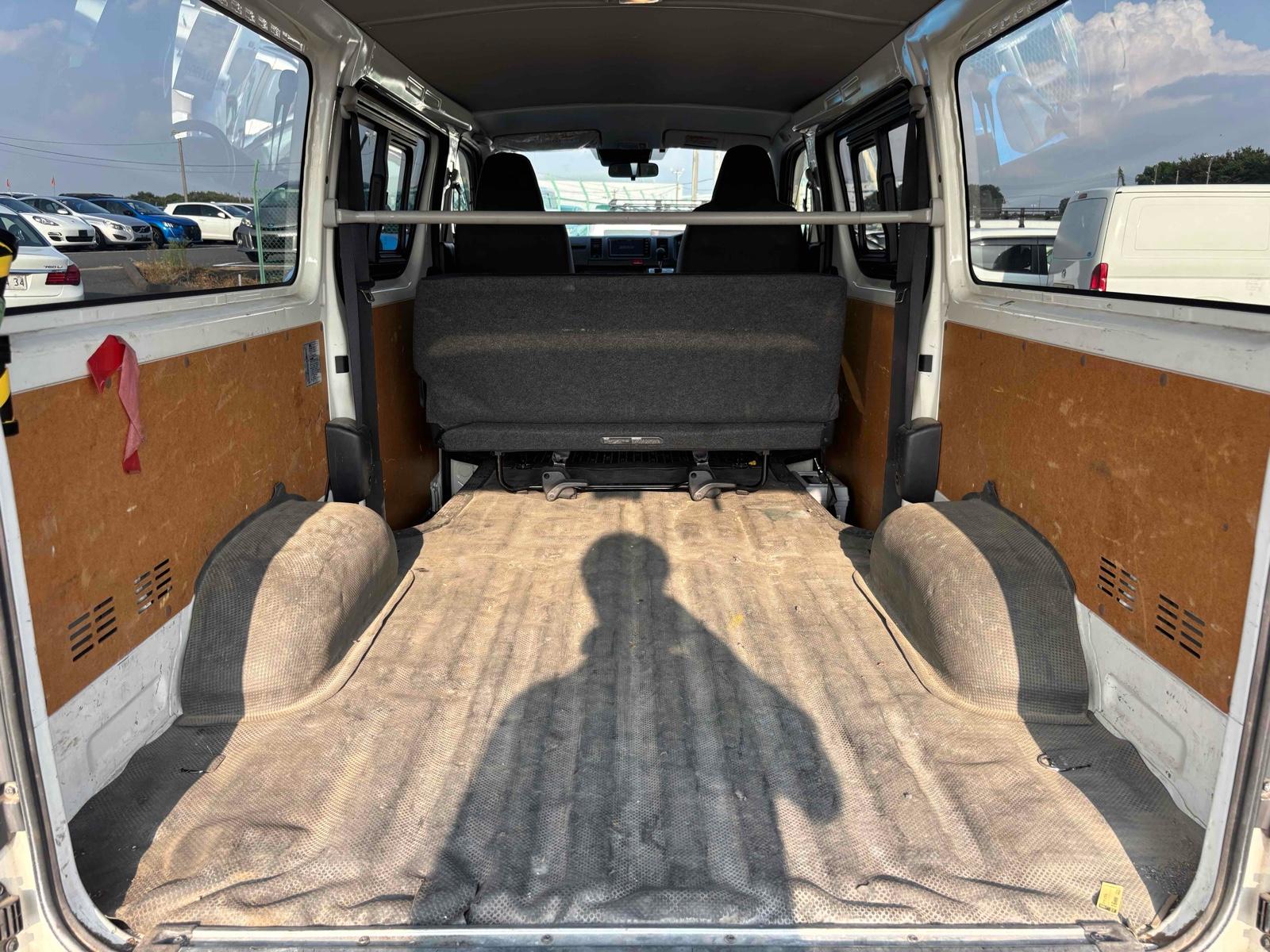 TOYOTA HIACE VAN DX GL PACKAGE 4WD Image 7