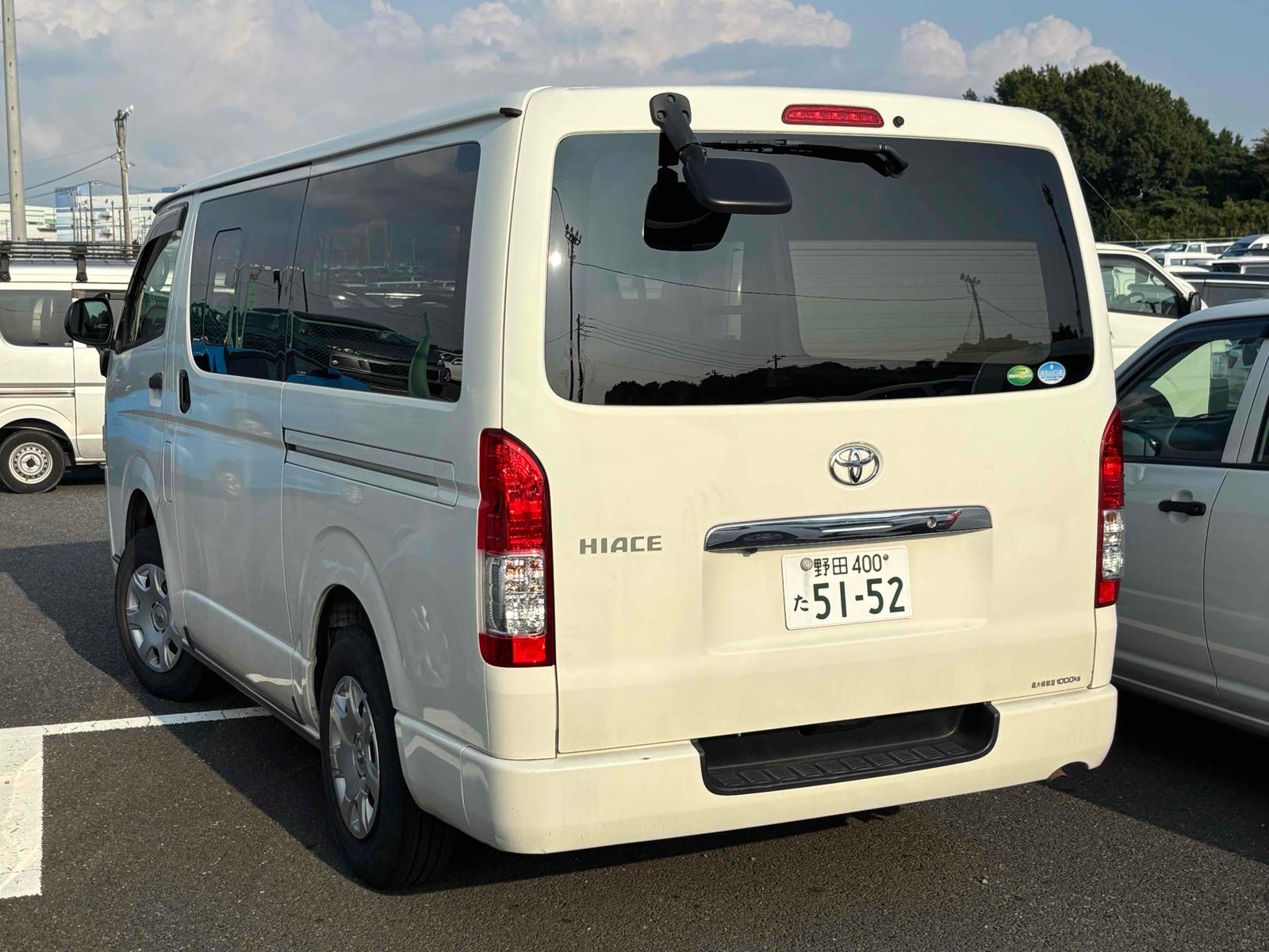 TOYOTA HIACE VAN DX GL PACKAGE 4WD Image 2