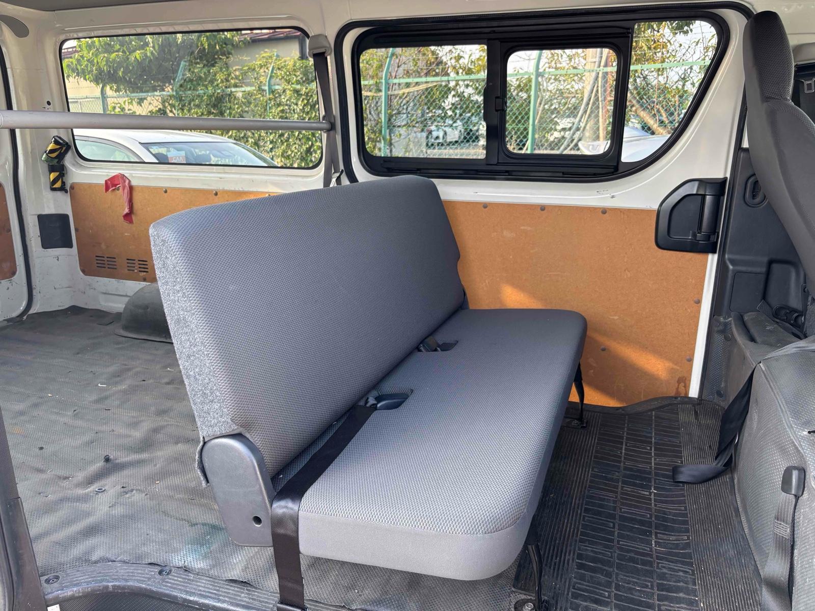 TOYOTA HIACE VAN DX GL PACKAGE 4WD Image 6