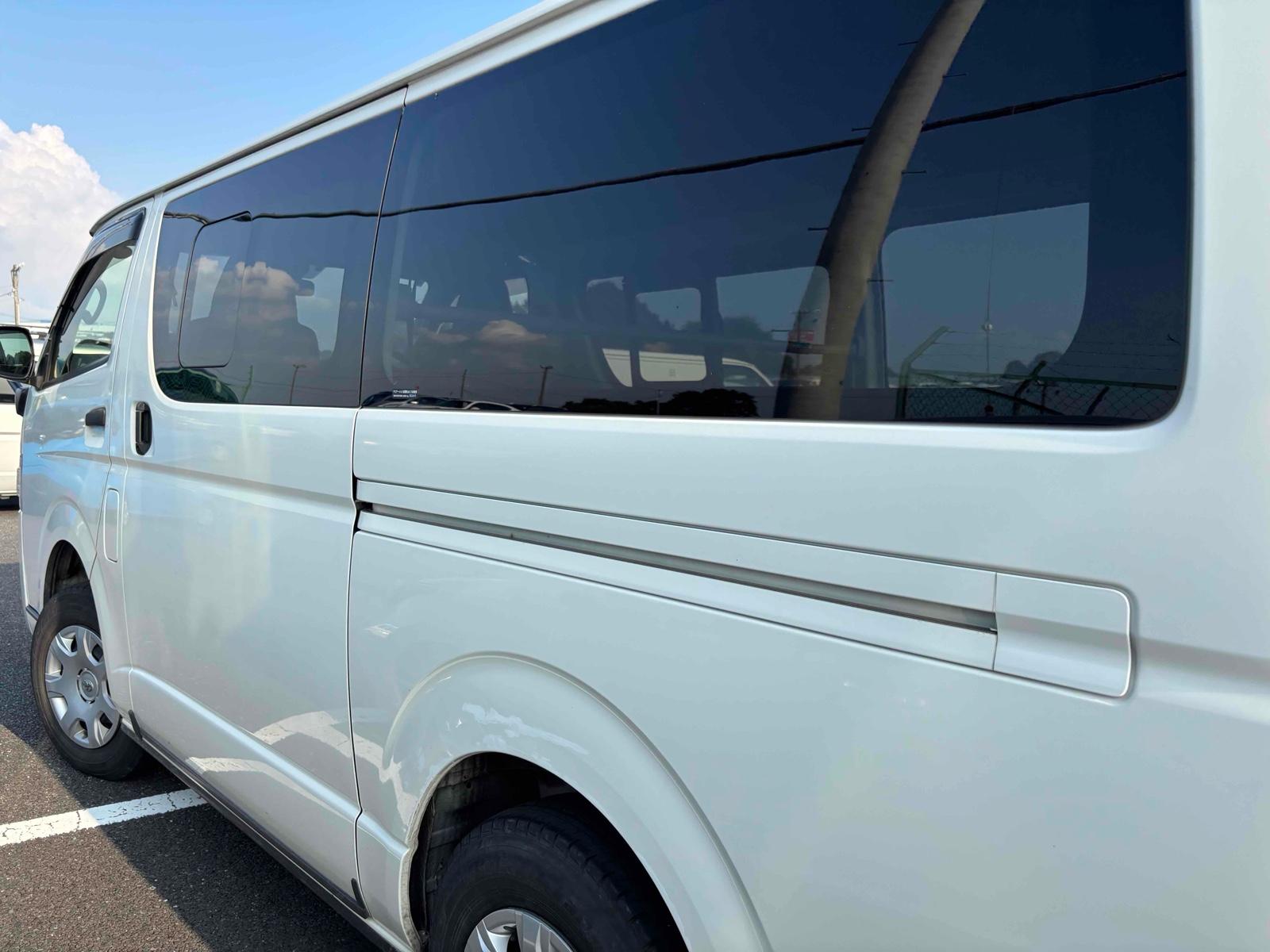 TOYOTA HIACE VAN DX GL PACKAGE 4WD Image 10