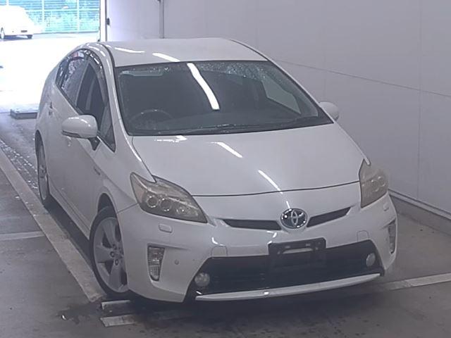 TOYOTA PRIUS S TOURING SELECTION Image 3