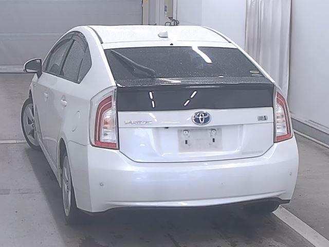 TOYOTA PRIUS S TOURING SELECTION Image 4