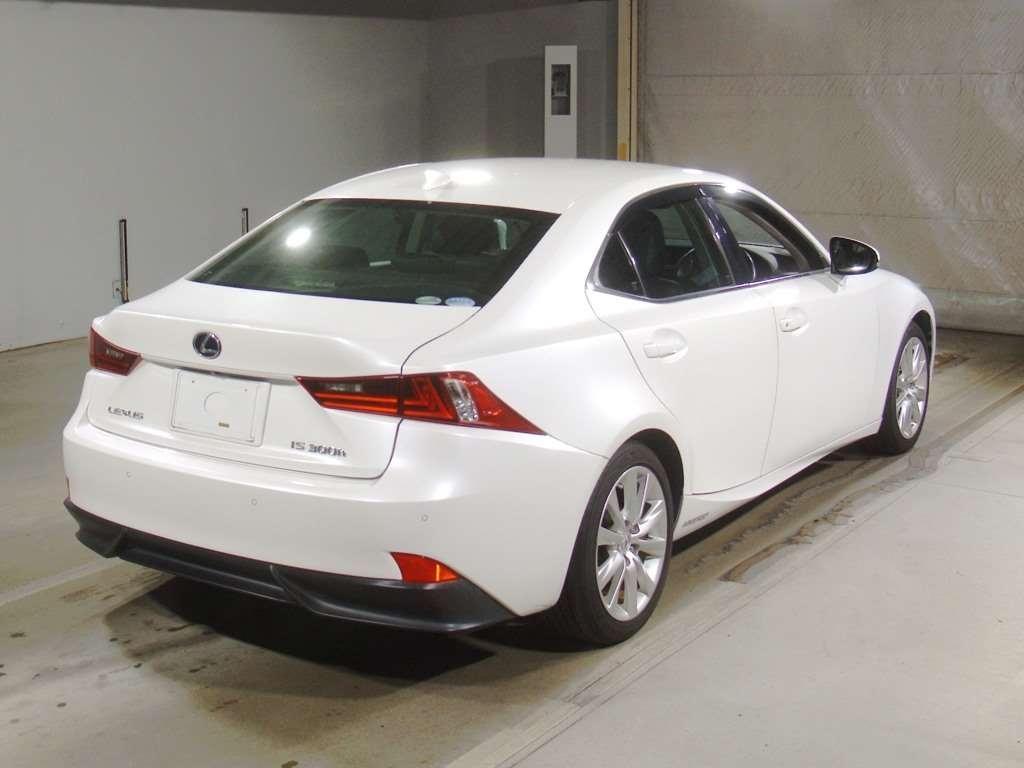 LEXUS IS IS300H Image 4