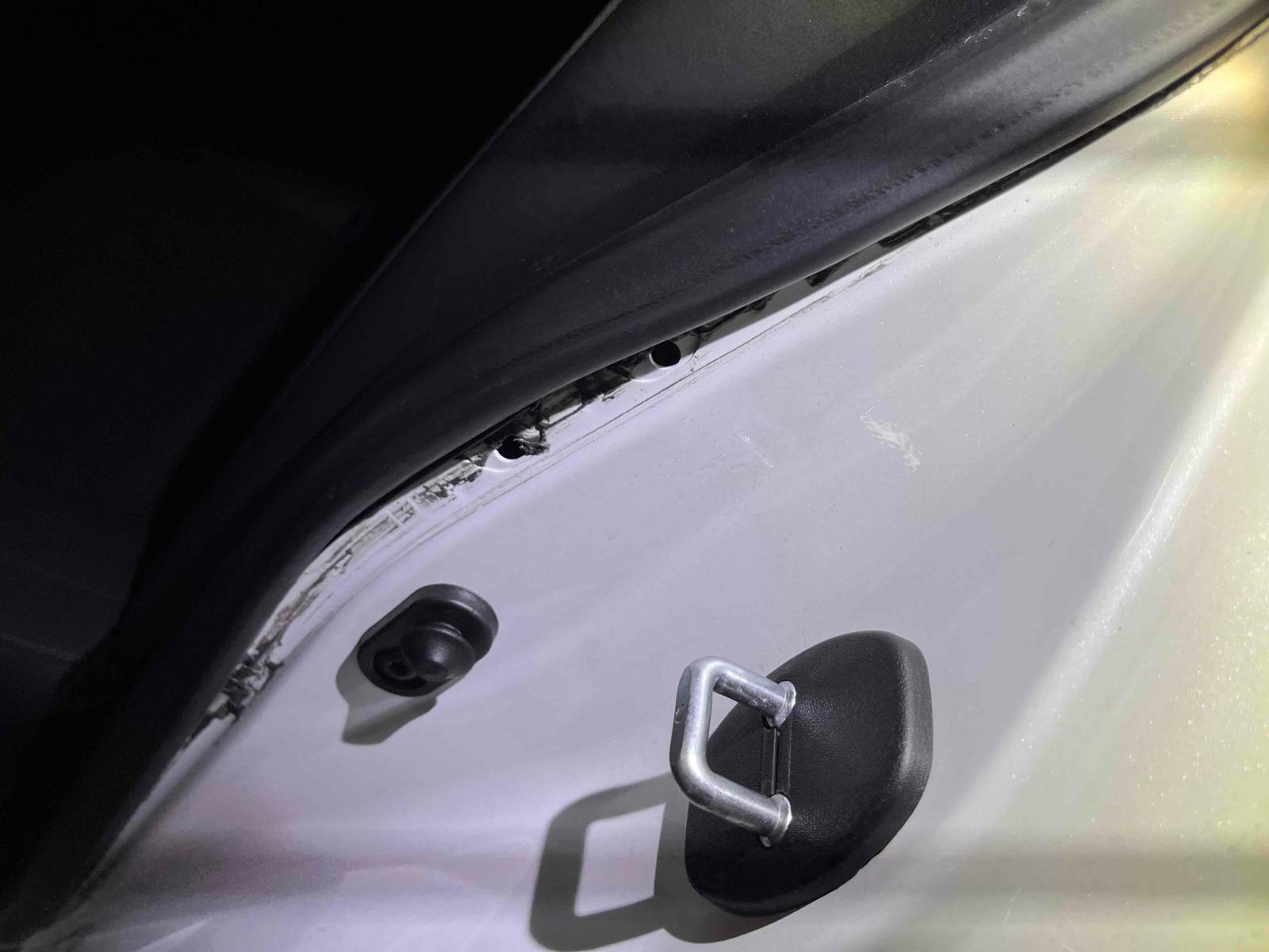 LEXUS IS IS300H Image 27