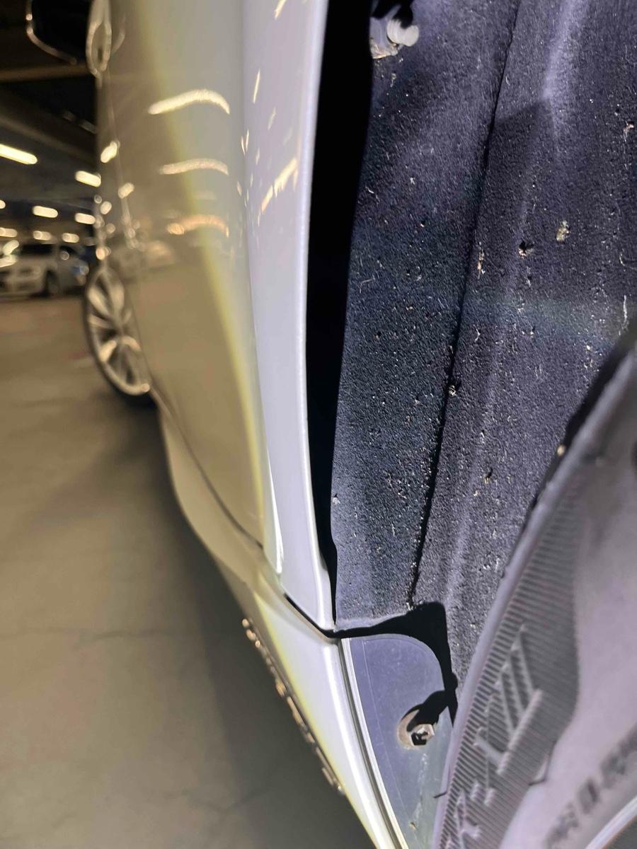 LEXUS IS IS300H Image 31