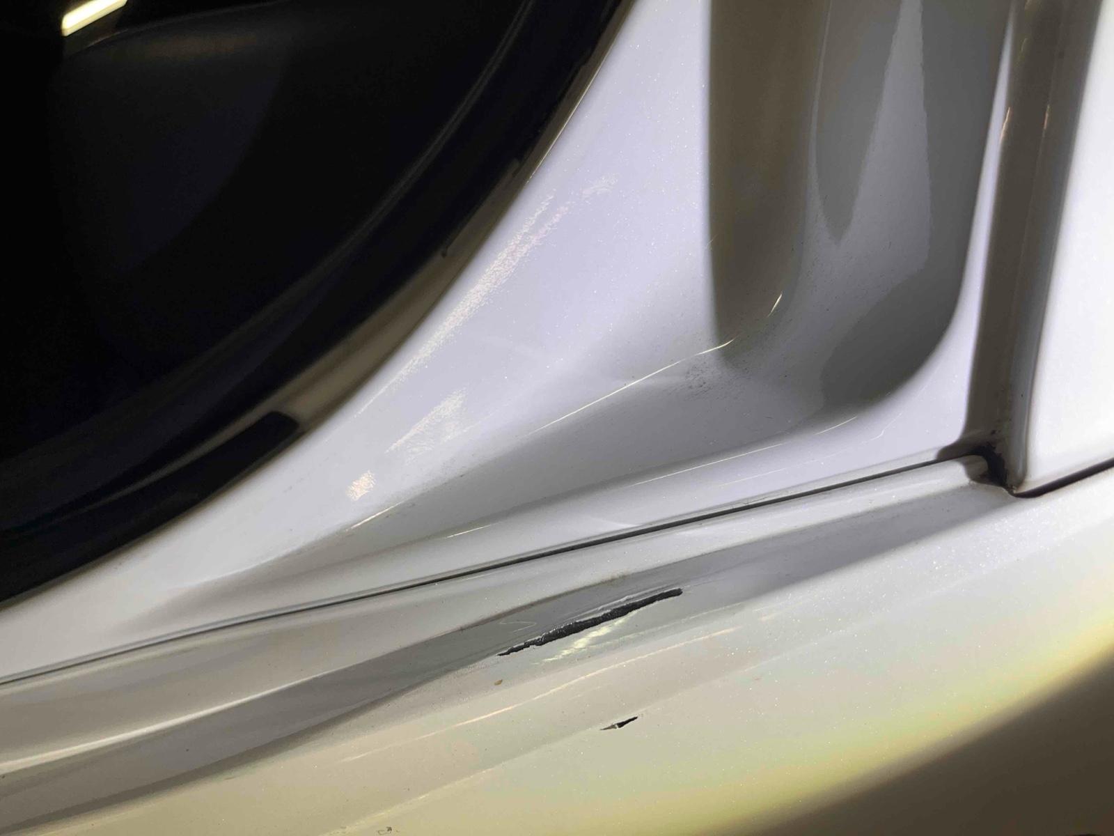 LEXUS IS IS300H Image 33