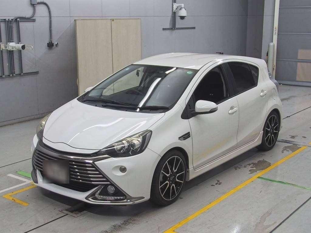 2014 Toyota AQUA 85,000 km